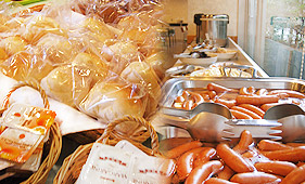 朝食バイキングサービス